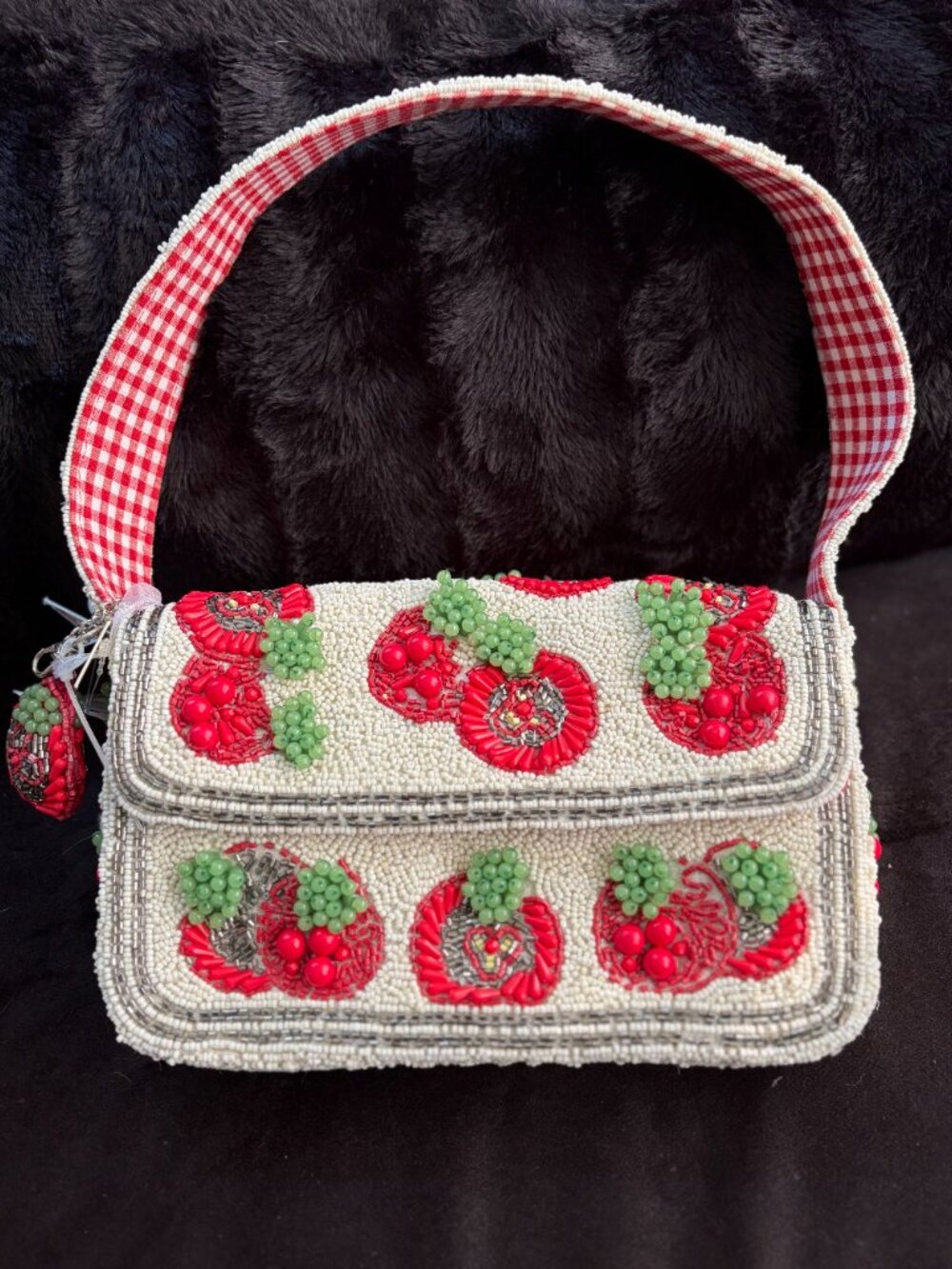 NWT Viral Beaded Gingham Tomato Pomegranate Bag Handmade in India - Picture 3 of 6